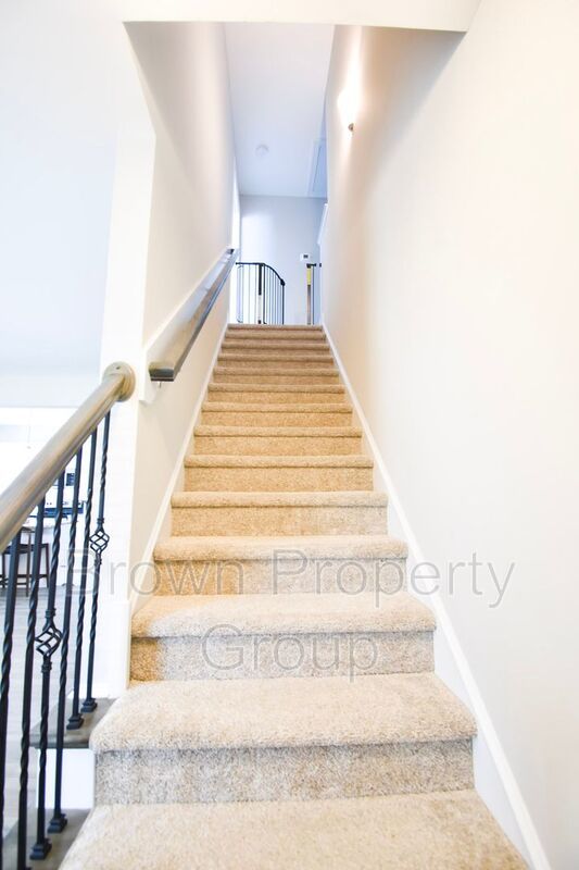 4 Bedroom 3.5 Bath, No Pets property image