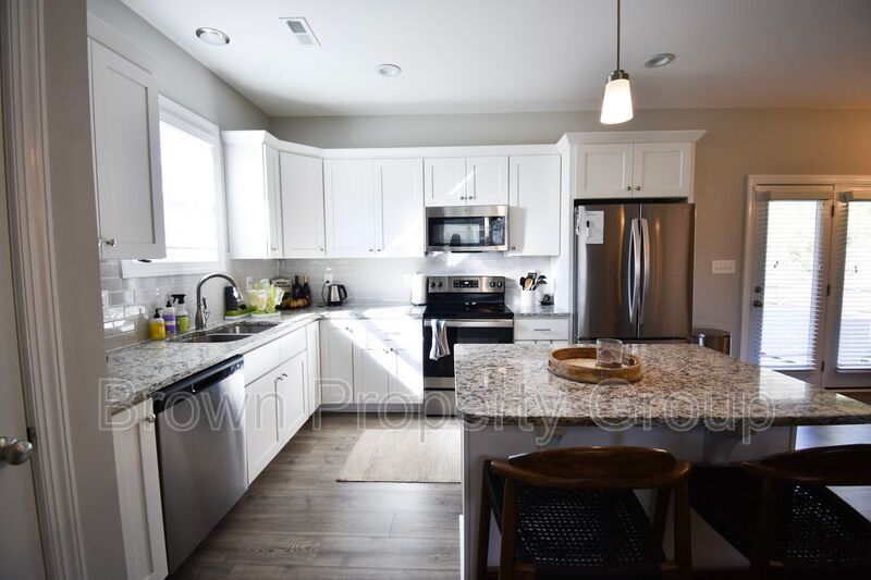 4 Bedroom 3.5 Bath, No Pets property image