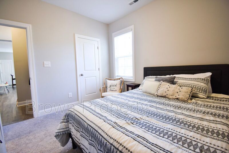 4 Bedroom 3.5 Bath, No Pets property image