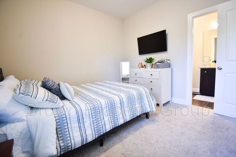 4 Bedroom 3.5 Bath, No Pets property image