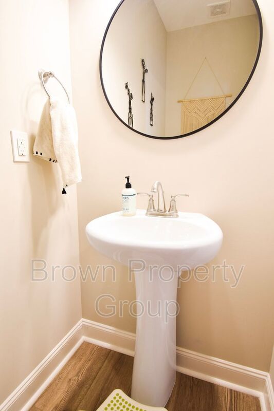 4 Bedroom 3.5 Bath, No Pets property image