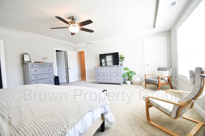 4 Bedroom 3.5 Bath, No Pets property image