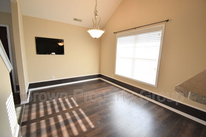 3 Bedroom, 2 Bathroom Townhome (NO PETS) property image