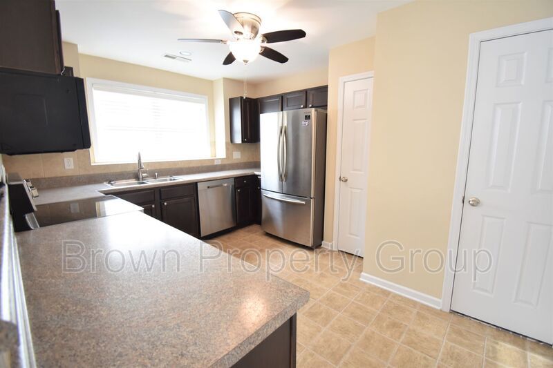 3 Bedroom, 2 Bathroom Townhome (NO PETS) property image