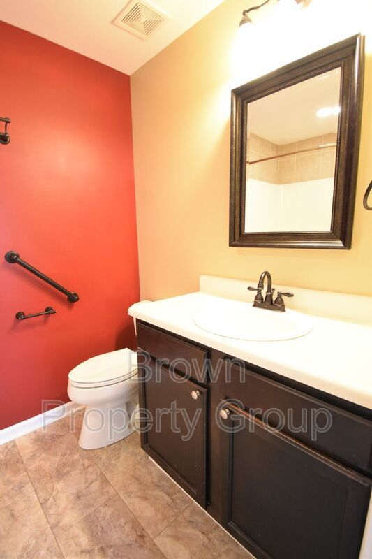 3 Bedroom, 2 Bathroom Townhome (NO PETS) property image