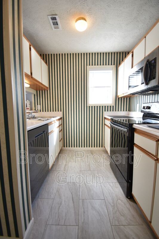 Coming Soon 3 Bedroom 2 Bathroom Condo- Pets Considered property image