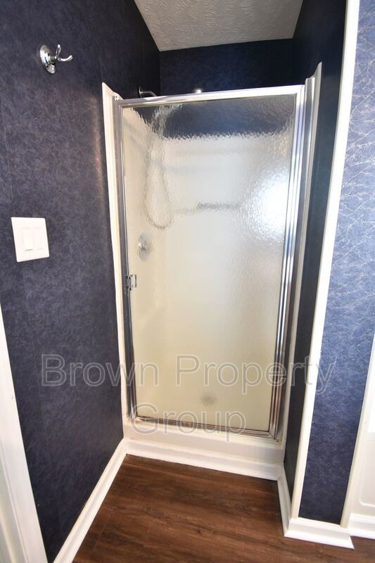 Coming Soon 3 Bedroom 2 Bathroom Condo- Pets Considered property image