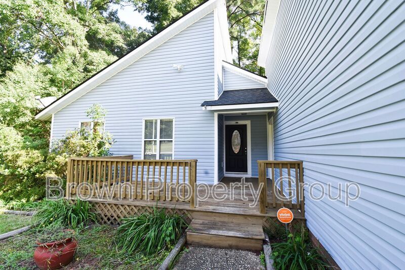 Coming Soon: 3 Bedroom 2 Bathroom Home- Pets Considered property image