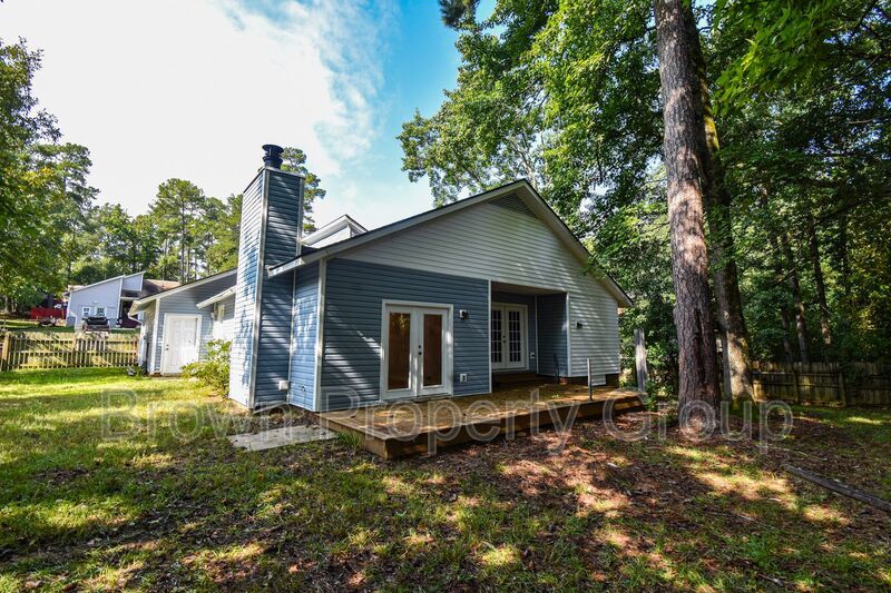 Coming Soon: 3 Bedroom 2 Bathroom Home- Pets Considered property image