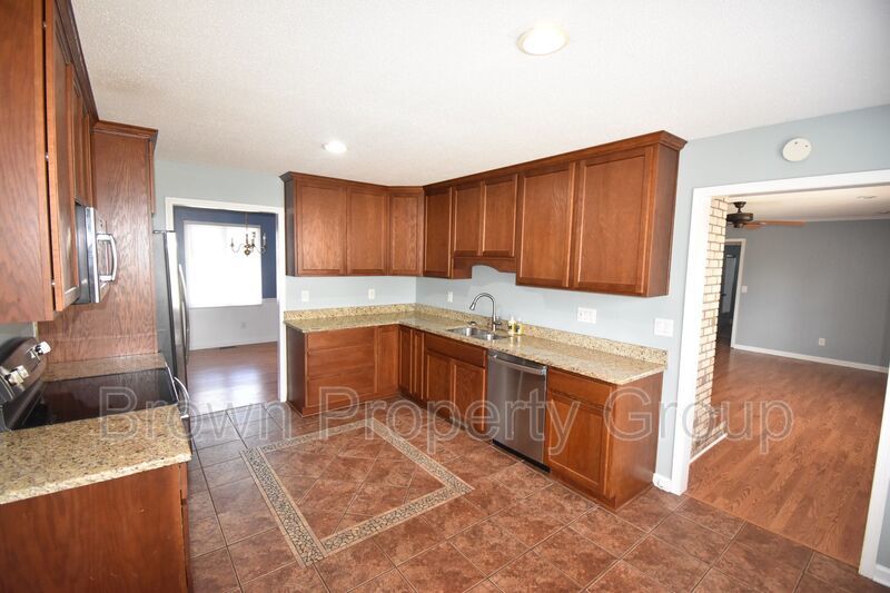 Beautiful 3 Bedroom and 2 Bath Home (No Pets) property image