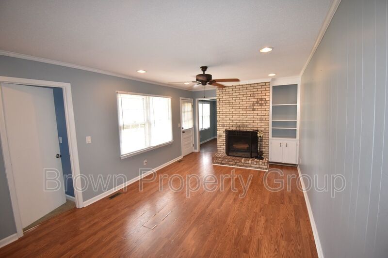 Beautiful 3 Bedroom and 2 Bath Home (No Pets) property image