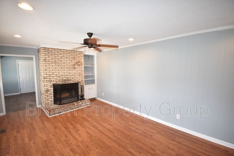 Beautiful 3 Bedroom and 2 Bath Home (No Pets) property image