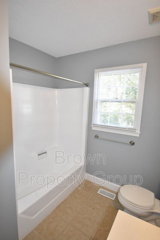 Beautiful 3 Bedroom and 2 Bath Home (No Pets) property image