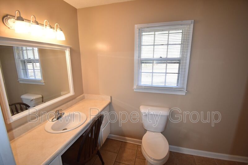 Beautiful 3 Bedroom and 2 Bath Home (No Pets) property image