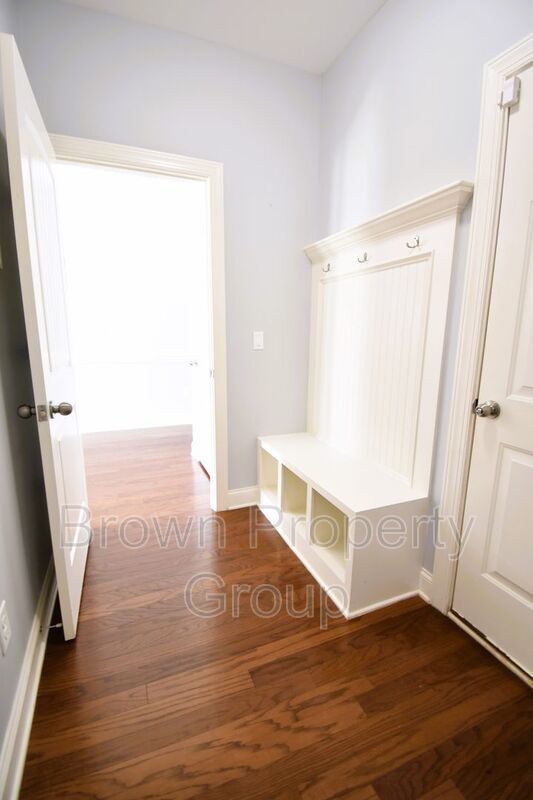 Coming Soon: 4 Bedroom 3 Bathroom- Small Dogs Allowed property image