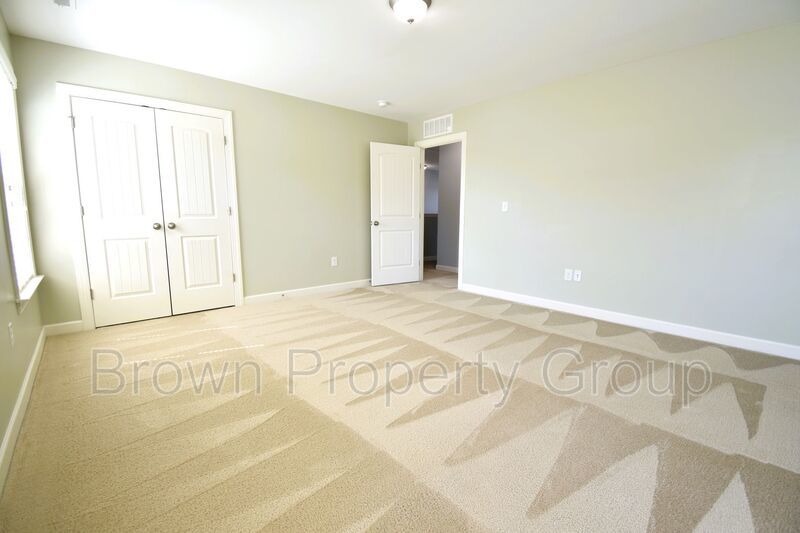 Coming Soon: 4 Bedroom 3 Bathroom- Small Dogs Allowed property image