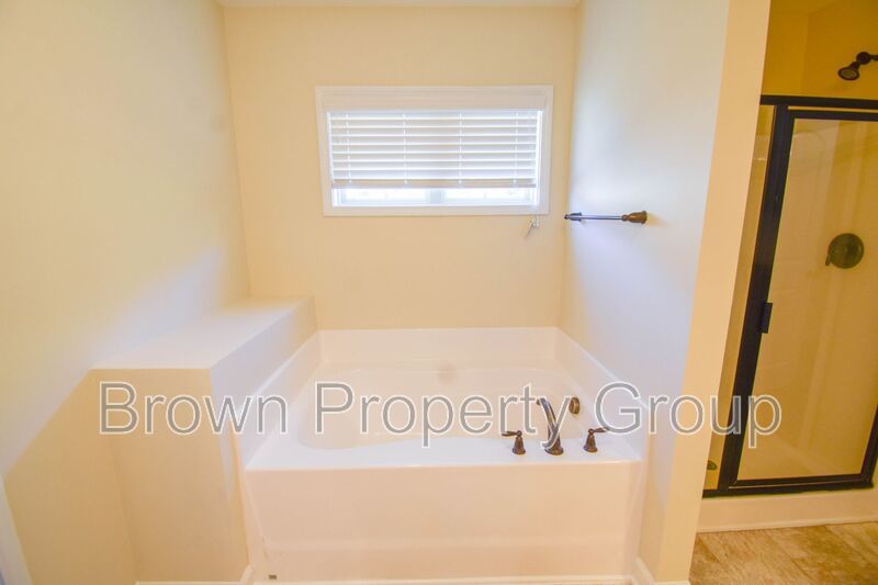 4 Bedrooms and 2.5 Baths- Kenlan Farms (Pets Considered) property image