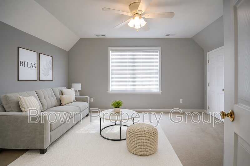 4 Bedroom 3.5 Bathroom Home - Small Dogs Allowed property image