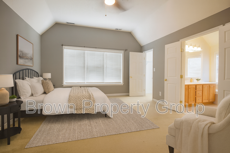 4 Bedroom 3.5 Bathroom Home - Small Dogs Allowed property image