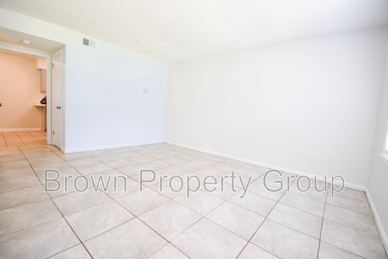 2 Bedroom 1.5 Bathroom Townhome property image