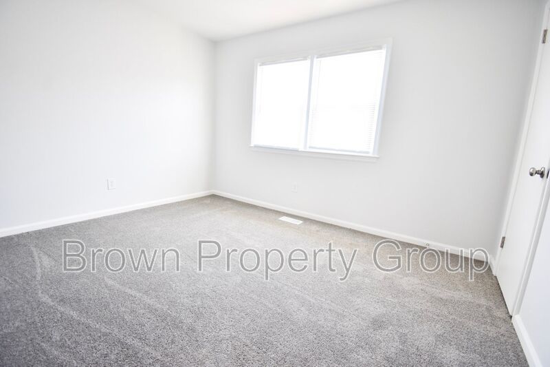 2 Bedroom 1.5 Bathroom Townhome property image