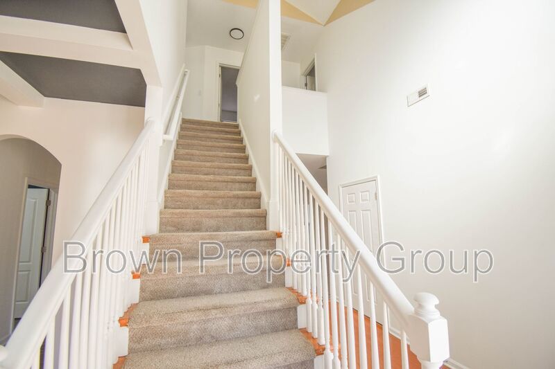 4 Bedroom and 2.5 Bath Home (Pets Considered) property image