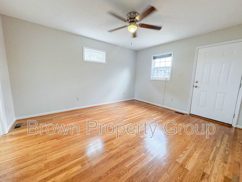 3 Bedroom 2 Full Bathroom - No Pets property image