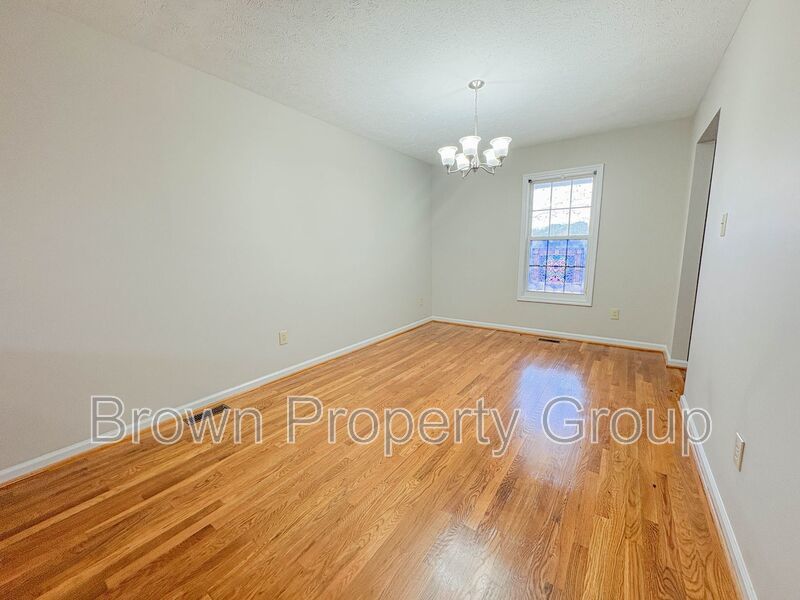 3 Bedroom 2 Full Bathroom - No Pets property image