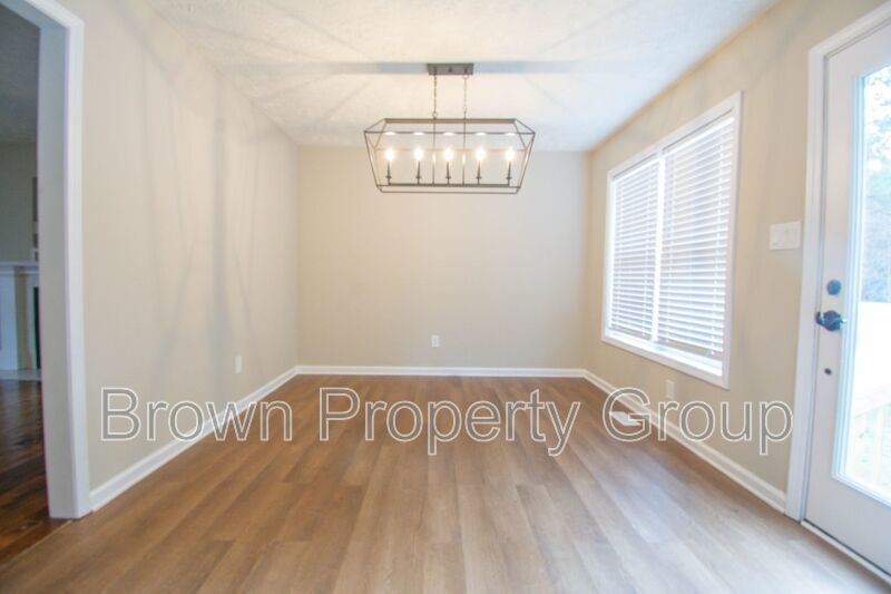 3 Bedroom 2.5 Bathroom Home with Modern Upgrades! property image