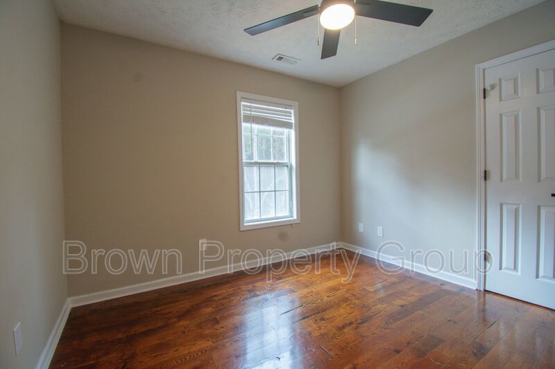 3 Bedroom 2.5 Bathroom Home with Modern Upgrades! property image