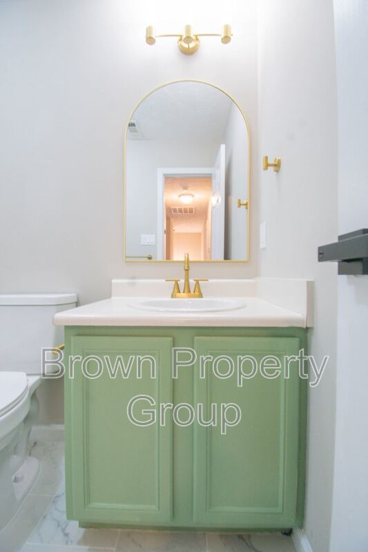 3 Bedroom 2.5 Bathroom Home with Modern Upgrades! property image