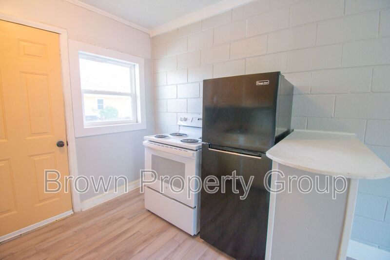 1 Bedroom 1 Bathroom- New LVP Flooring! property image