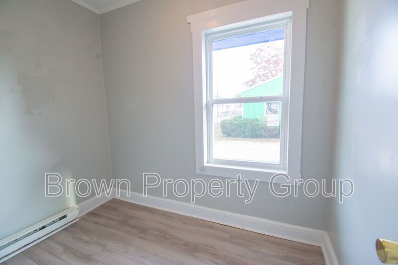 1 Bedroom 1 Bathroom- New LVP Flooring! property image
