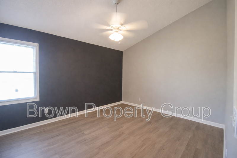 3 Bedroom 2 Bathroom- Pets Considered property image