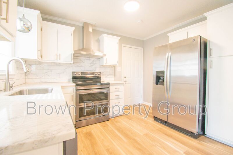 3 Bedroom 2 Bathroom-Modern Upgrades property image