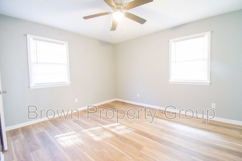 3 Bedroom 2 Bathroom-Modern Upgrades property image