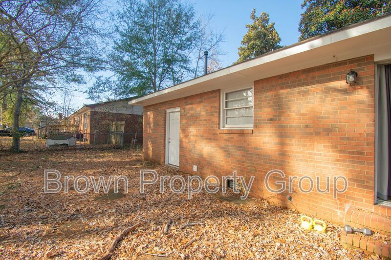 3 Bedroom 2 Bathroom-Modern Upgrades property image