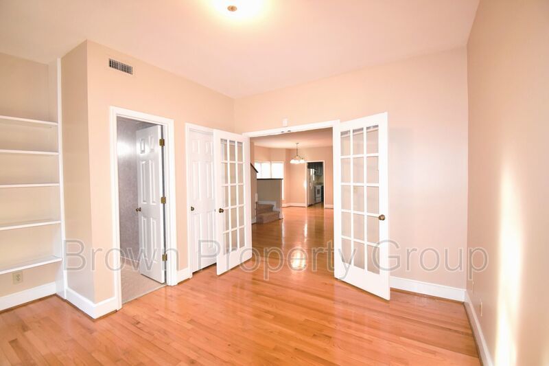 3 Bedroom 2 Bathroom Townhome- Pets Considered property image