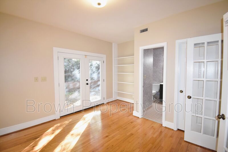 3 Bedroom 2 Bathroom Townhome- Pets Considered property image