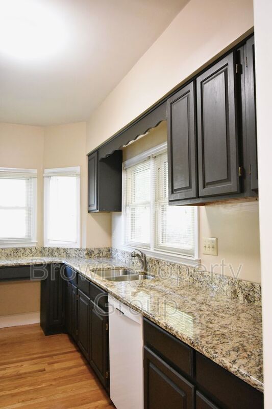 3 Bedroom 2 Bathroom Townhome- Pets Considered property image