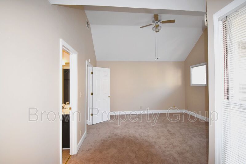 3 Bedroom 2 Bathroom Townhome- Pets Considered property image