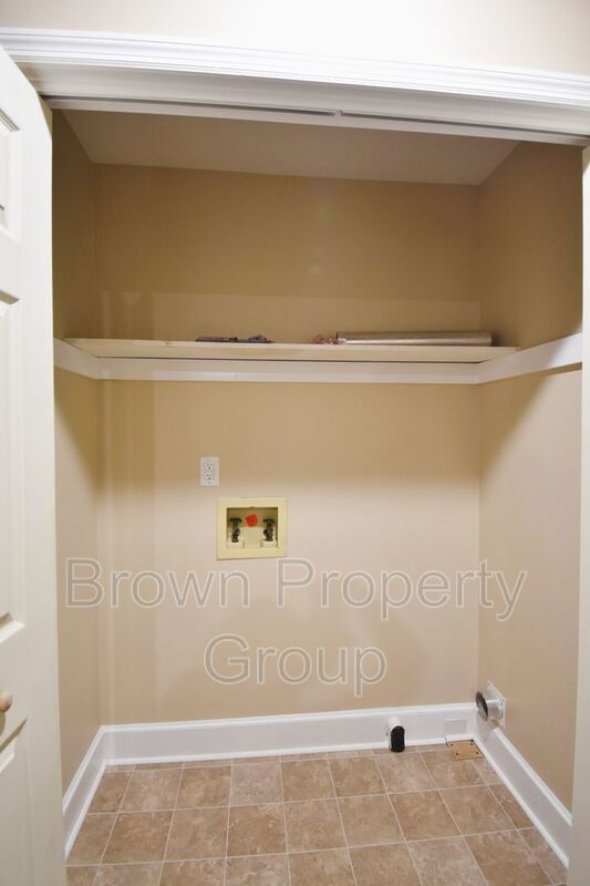 3 Bedroom 2 Bathroom Townhome- Pets Considered property image