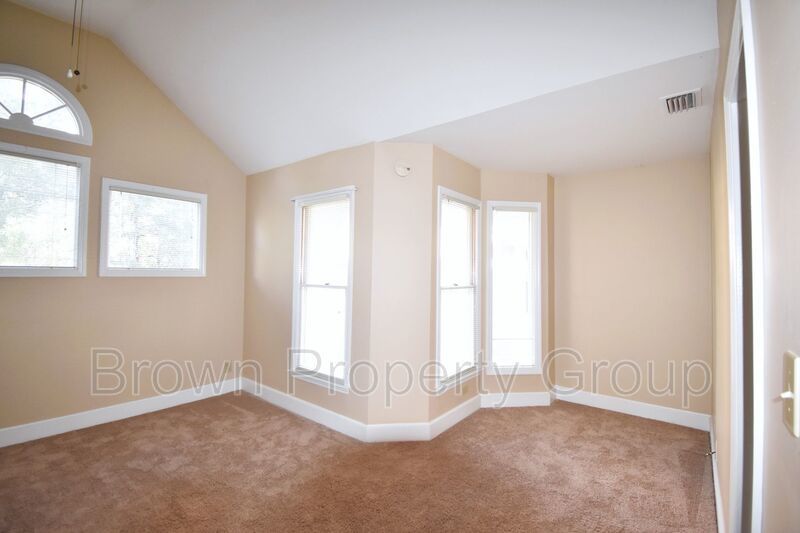 3 Bedroom 2 Bathroom Townhome- Pets Considered property image