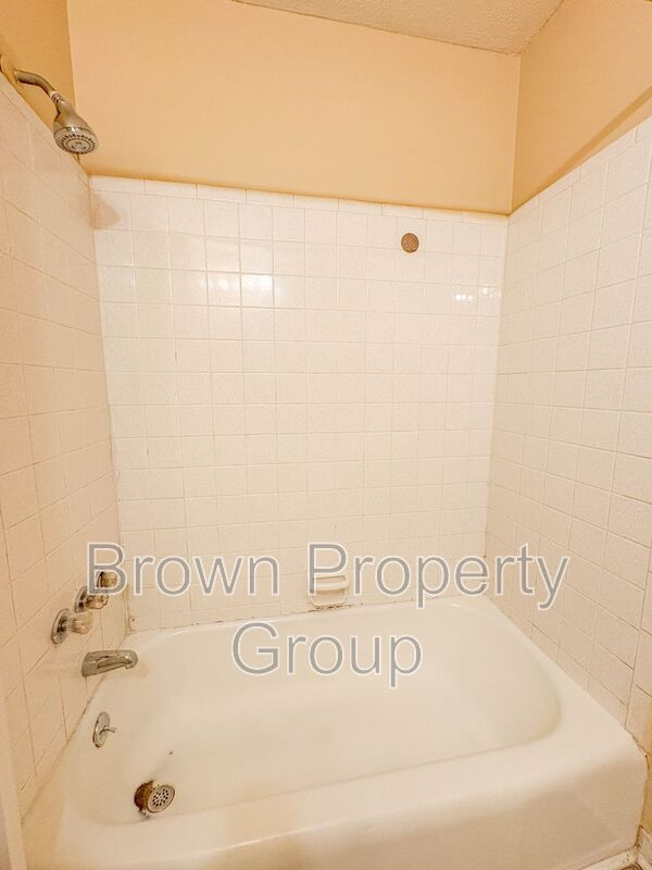 2 Bedroom 1 Bathroom Townhome- Small Pets Okay property image