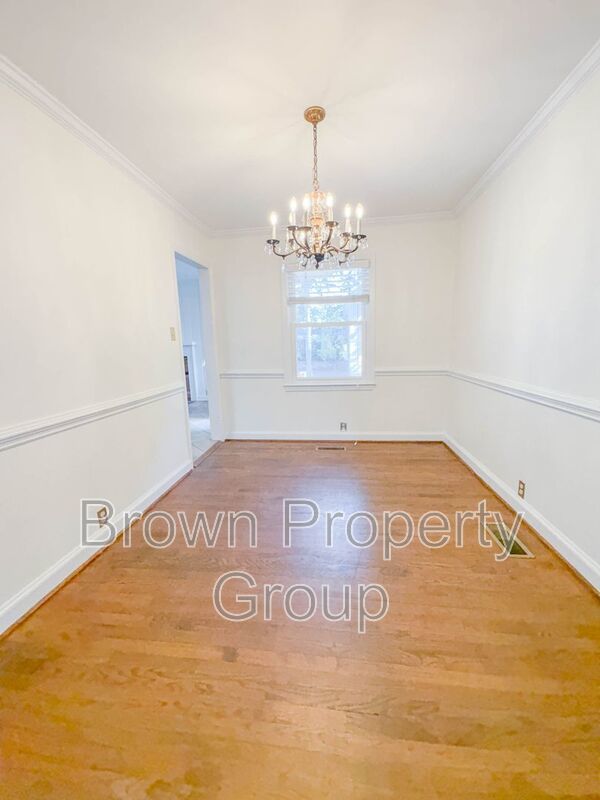 3 Bedroom 2 Bathroom with Detached Garage property image