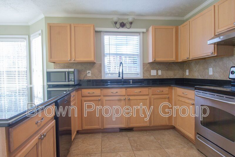 3 Bedroom 2.5 Bathroom with Bonus Room! property image