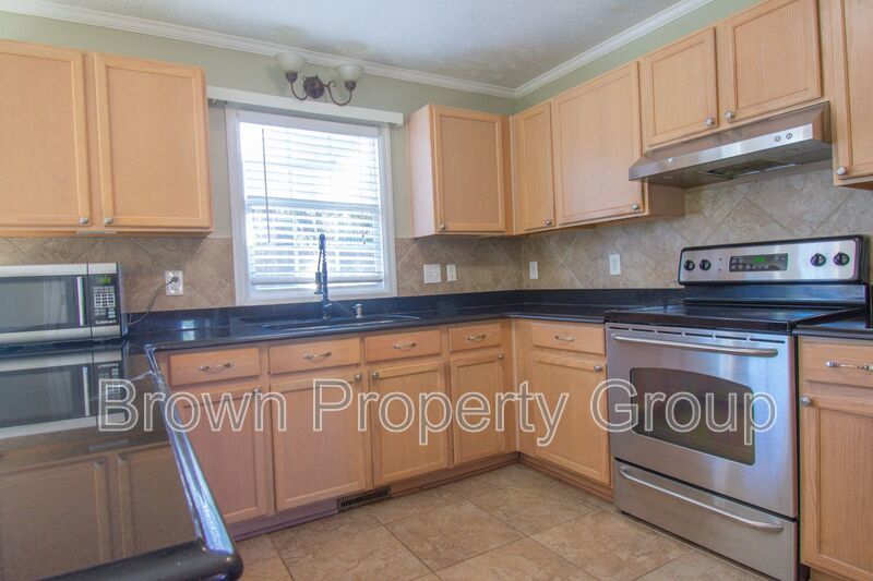 3 Bedroom 2.5 Bathroom with Bonus Room! property image
