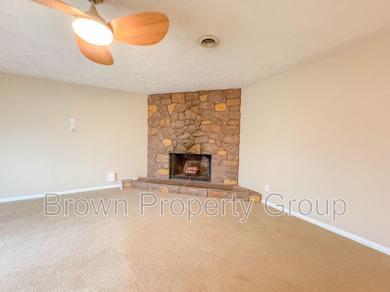 3 Bedroom 2 Bathroom- No Pets property image