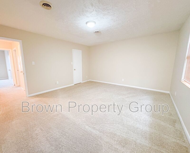 3 Bedroom 2 Bathroom- No Pets property image