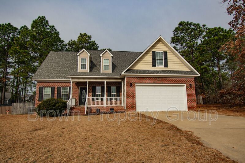 Available March 1! 4 Bedroom 2.5 Bathroom With Bonus and Screened in Porch! property image